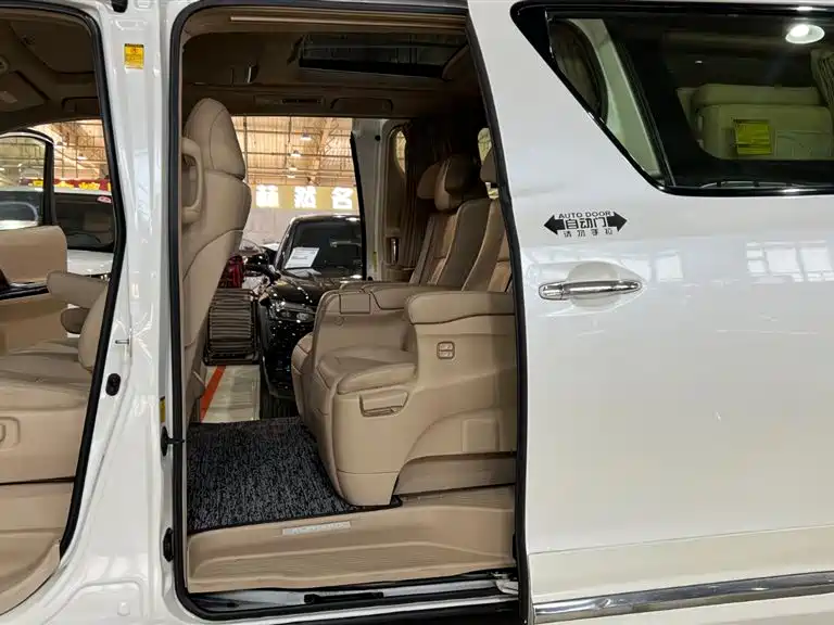 Toyota Alphard 2015 3.5L Luxury Edition фото 25