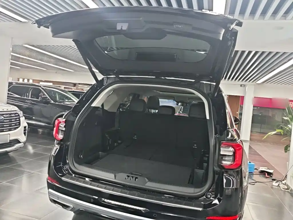 Ford Explorer 2025 2024 2.3T EcoBoost AWD Titanium Edition 7-Seater