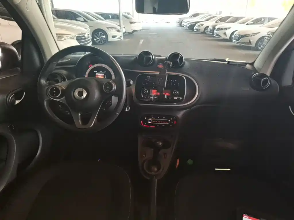 smart fortwo 2019 2018 1.0L 52kW Hardtop Passion Edition China V