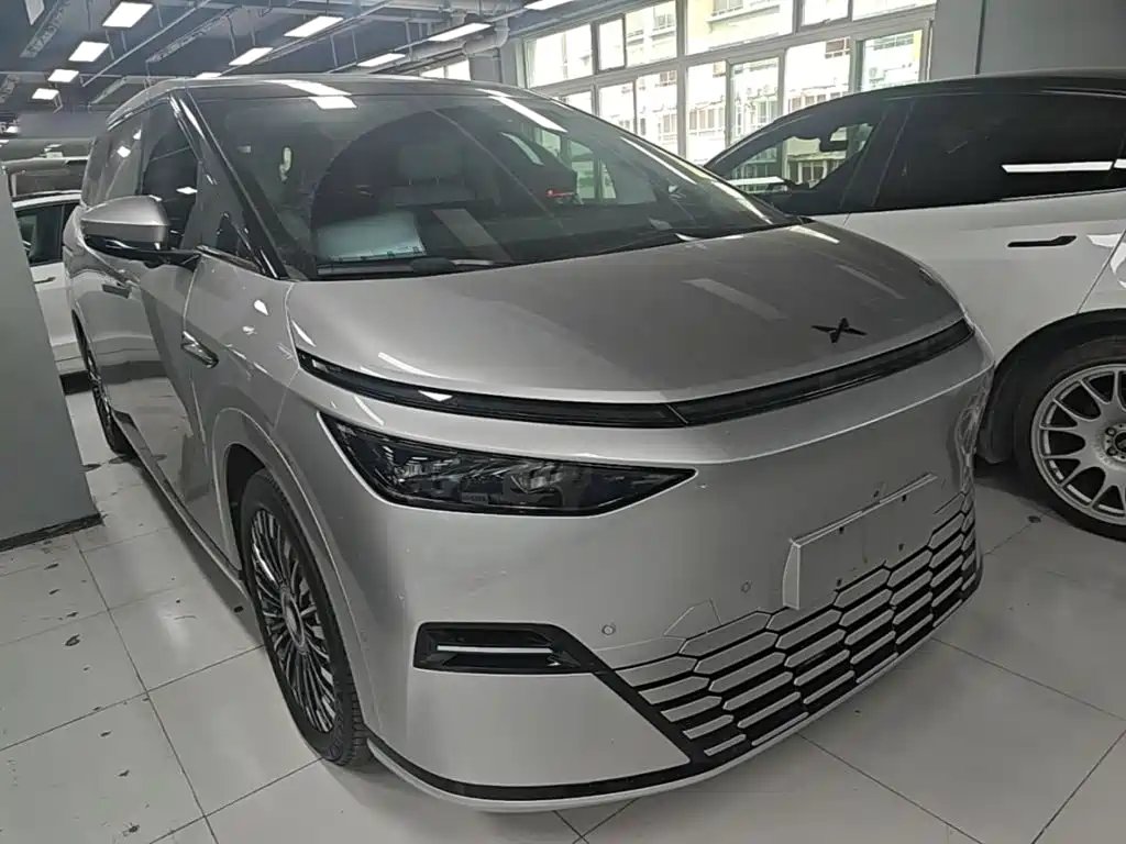Фото 4 - XPeng X9