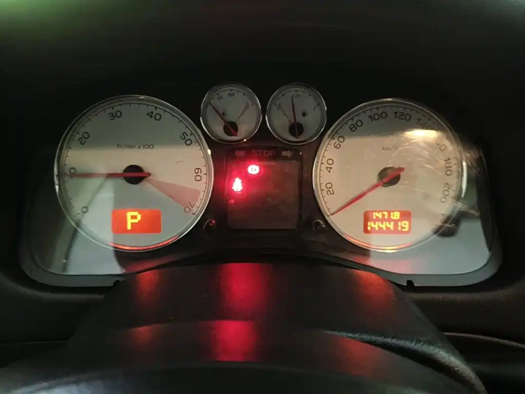 Peugeot 307 2008 2008 Hatchback 1.6L Auto Deluxe Edition
