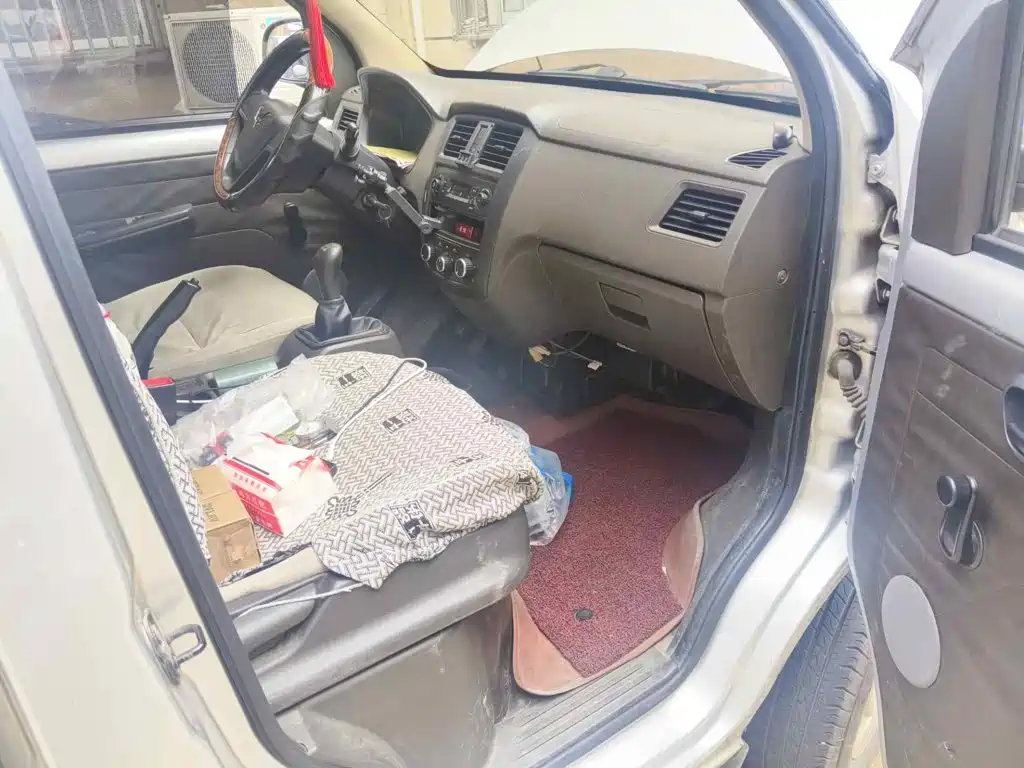 Wuling Motors Wuling Rongguang S 2021 2021 Model 1.2L Basic 7-Seater LSI