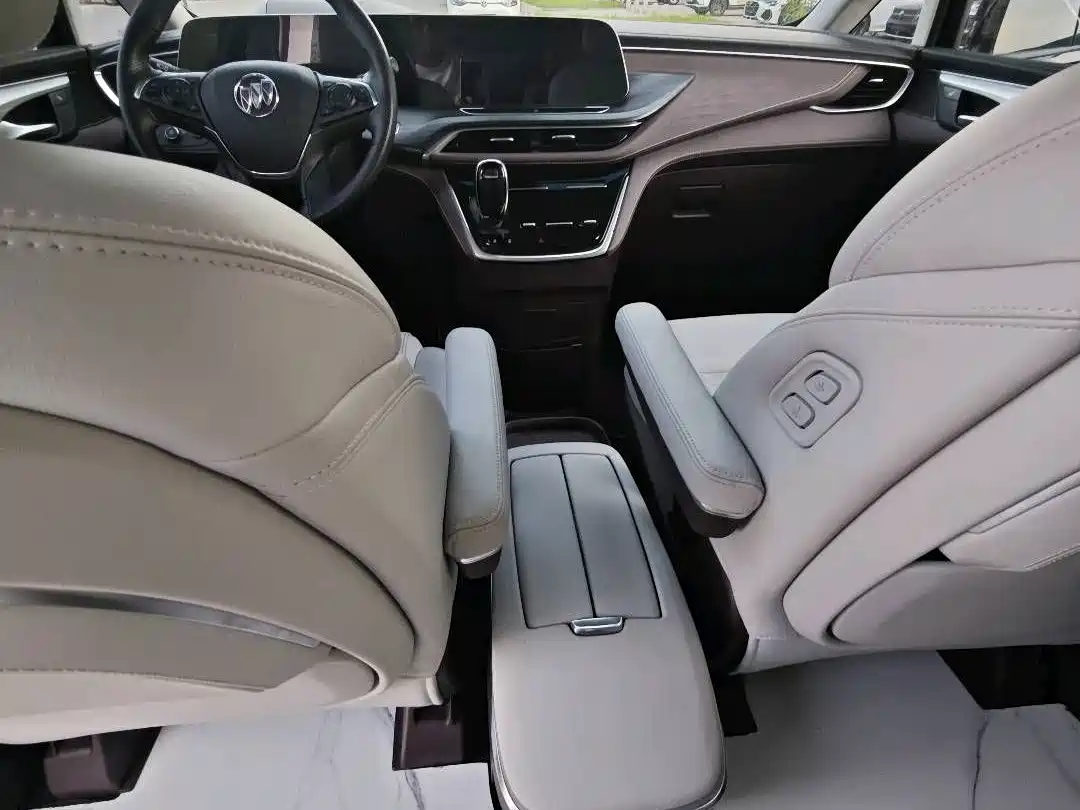 Фото 25 - Buick GL8