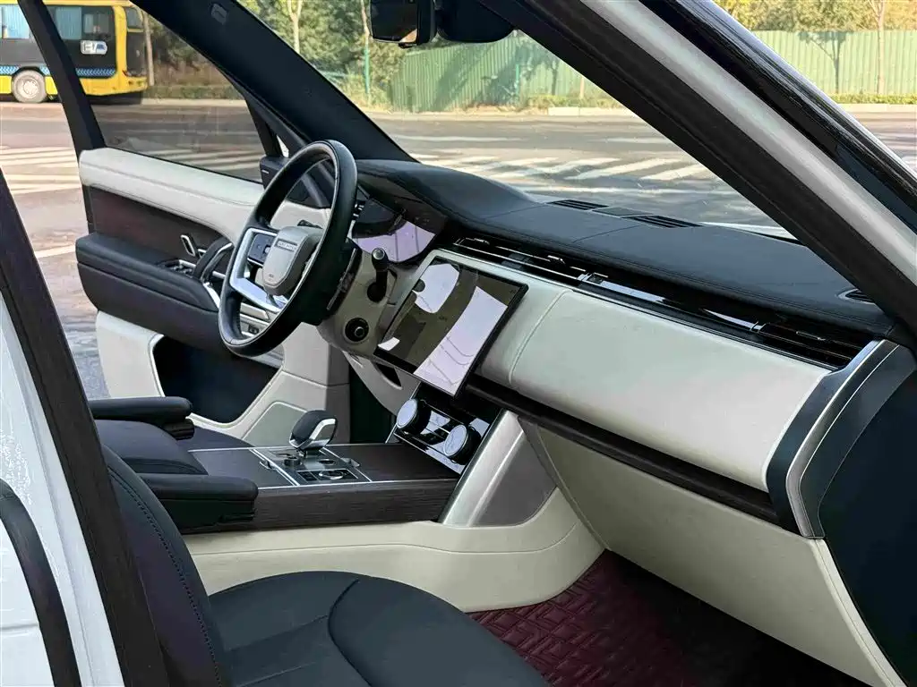 Land Rover Range Rover 2023 2023 3.0 L6 400PS Golden Age 7-Seater Long Wheelbase
