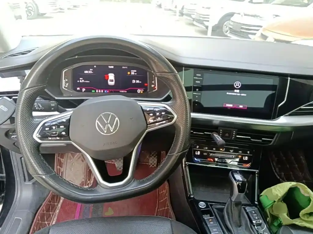 صورة 11 - Volkswagen Passat