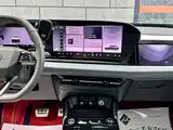 Фото 20 - Audi Q6L e-tron
