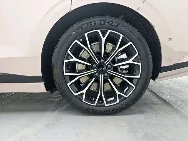 ZEEKR EXTREME KRYPTON 007GT