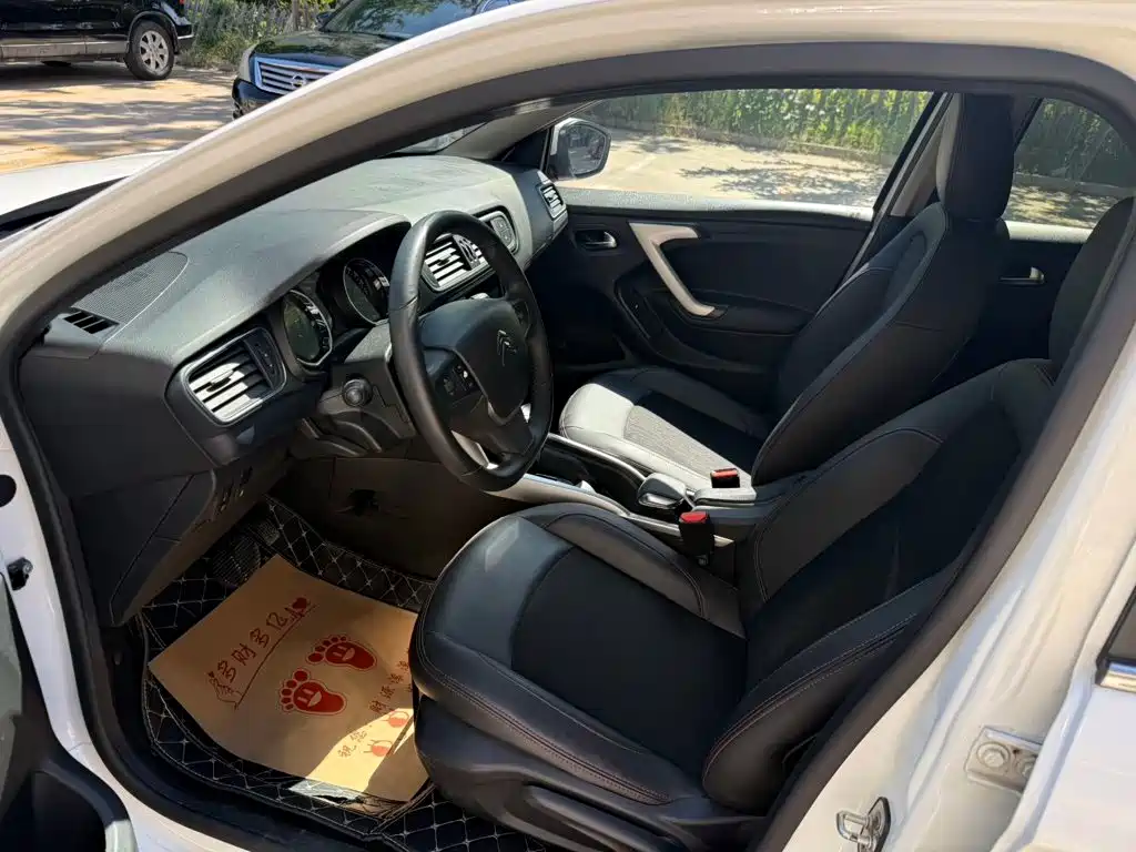 Фото 7 - Citroën C3-XR