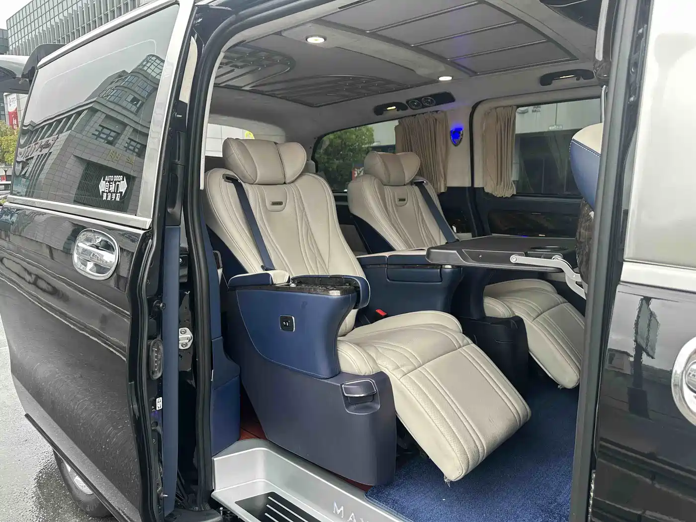 Mercedes-Benz Vito 2023 2.0T Business 7-Seater фото 11