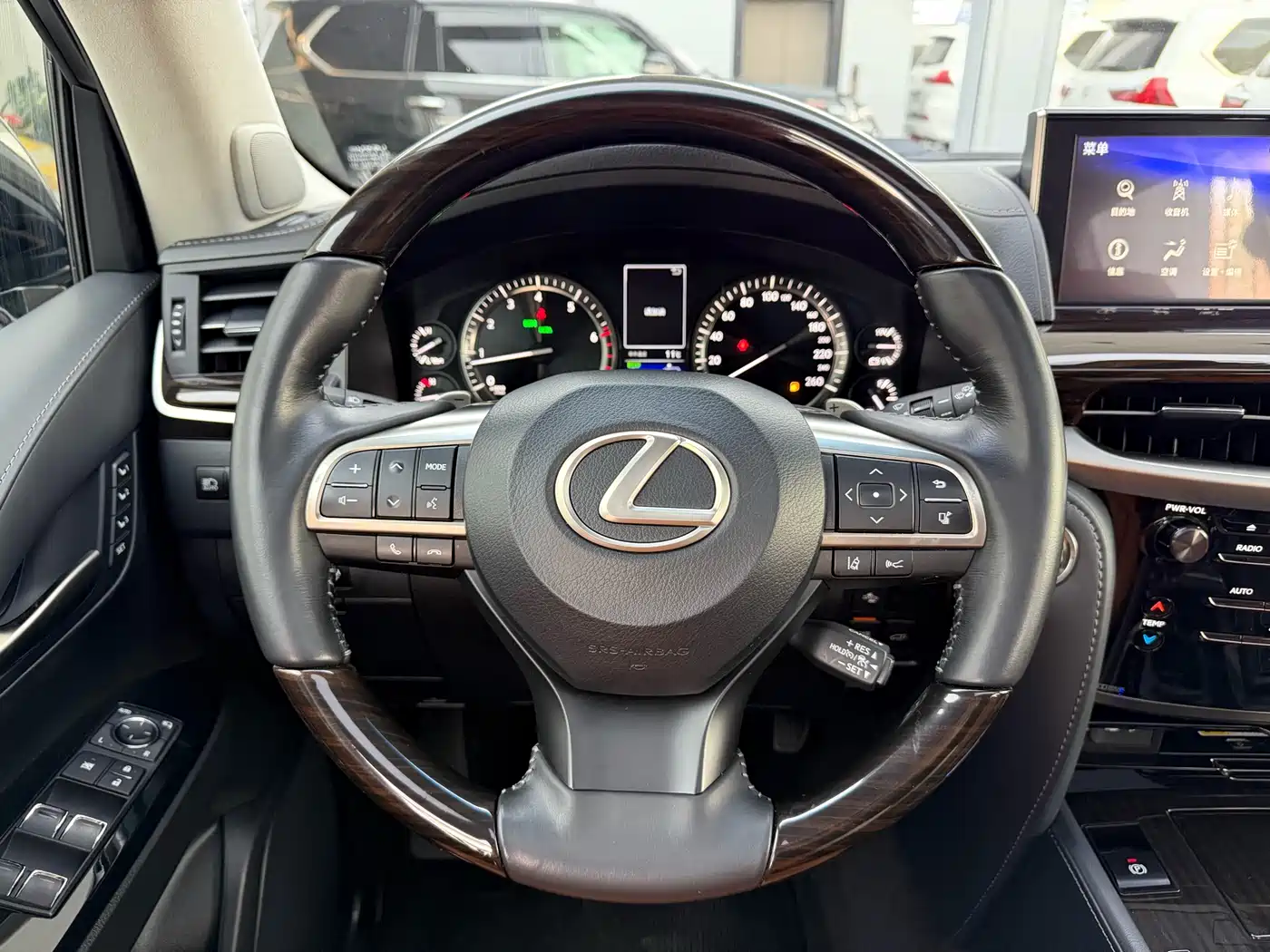 Lexus LX 2019 570 Prestige Luxury Edition фото 7