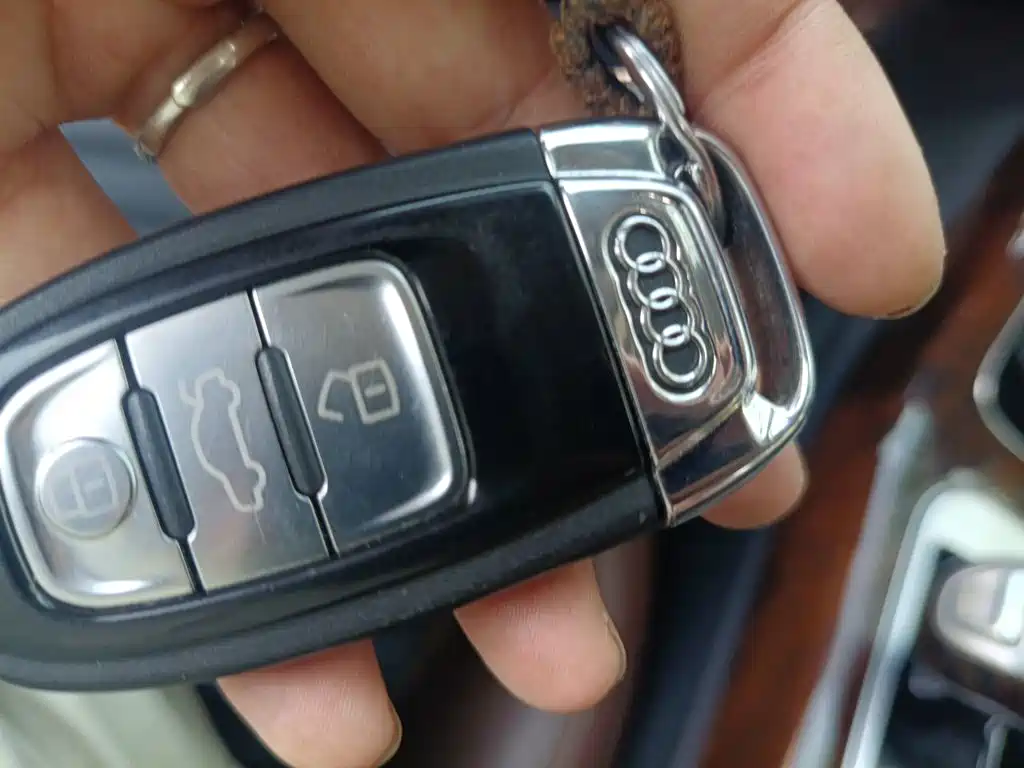 Photo 9 - Audi A8
