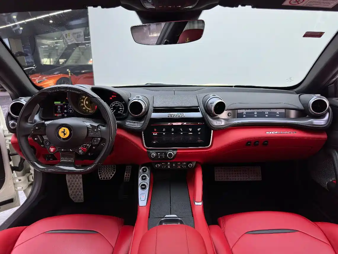 Ferrari GTC4Lusso 2019 2017 3.9T V8
