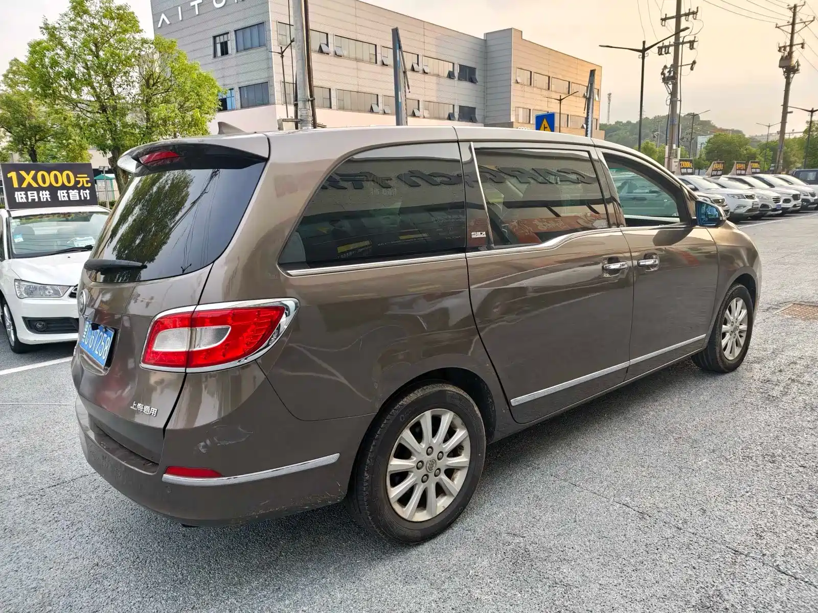 Фото 3 - Buick GL8