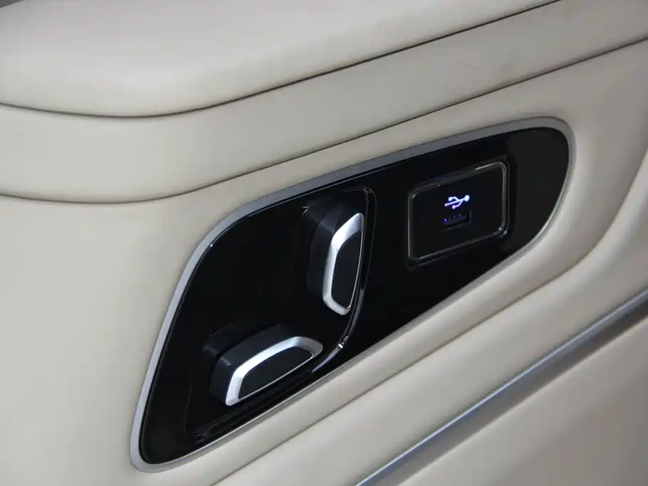 Фото 33 - Buick GL8