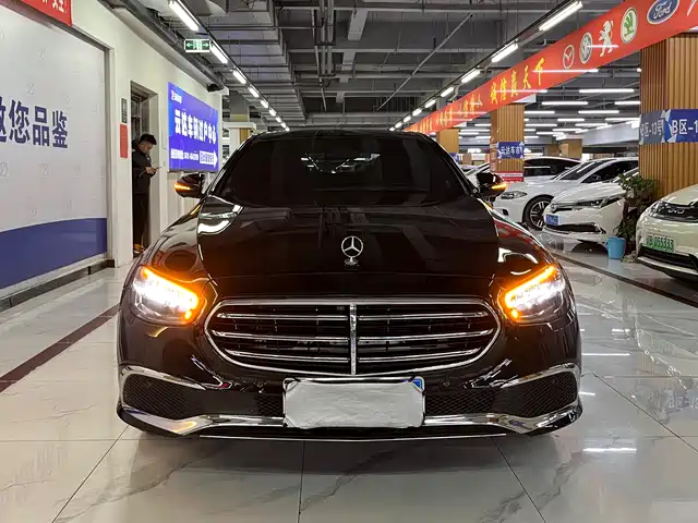 MERCEDES-BENZ E CLASS