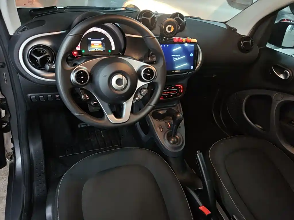 smart fortwo 2019 2019 0.9T 66kW Hardtop Wind Edition China VI
