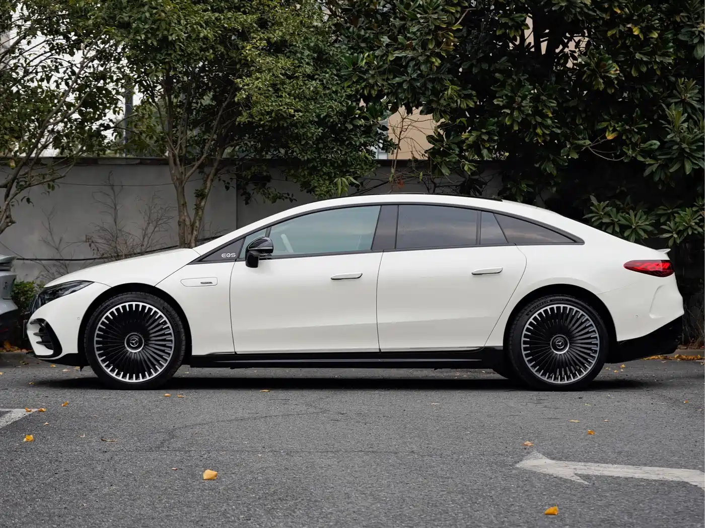 MERCEDES-BENZ EQS AMG