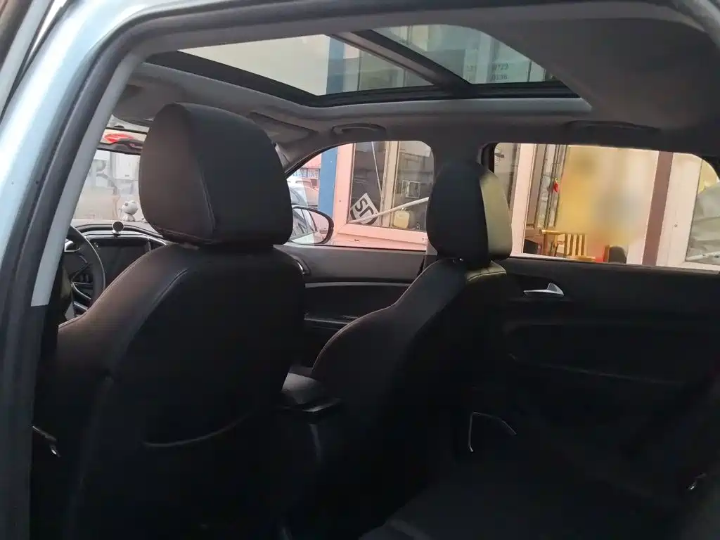 Zhonghua V3 2020 2020 1.6L Manual Comfort Starry Sky Edition