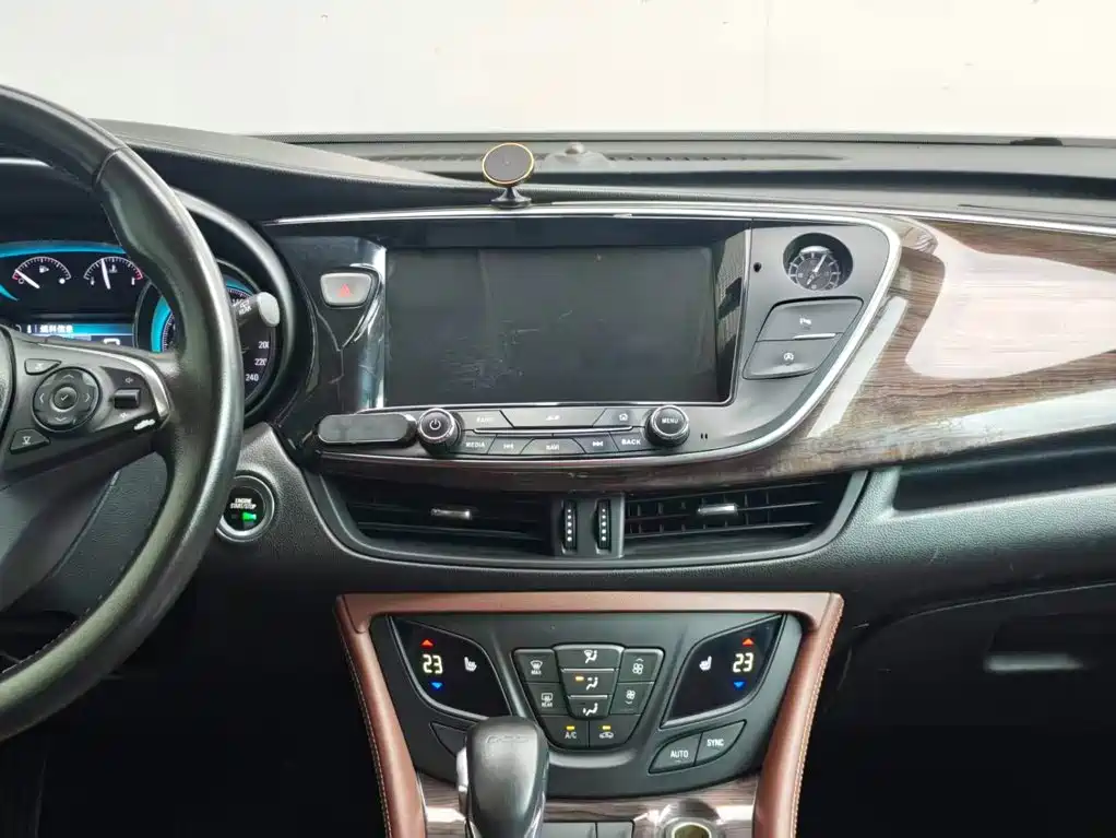 Фото 15 - Buick Envision Plus