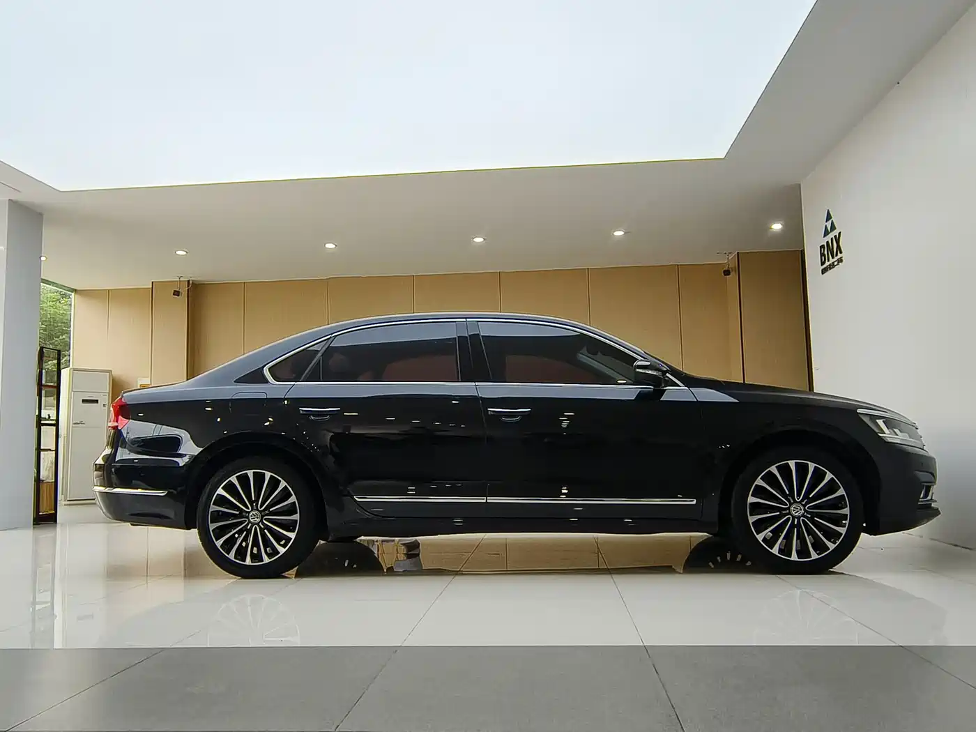 Фото 3 - Volkswagen Passat