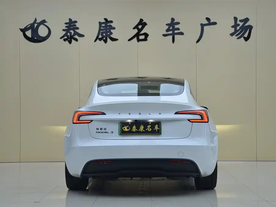 Tesla Model 3 2026 2025 Model Year Facelift Rear-Wheel Drive