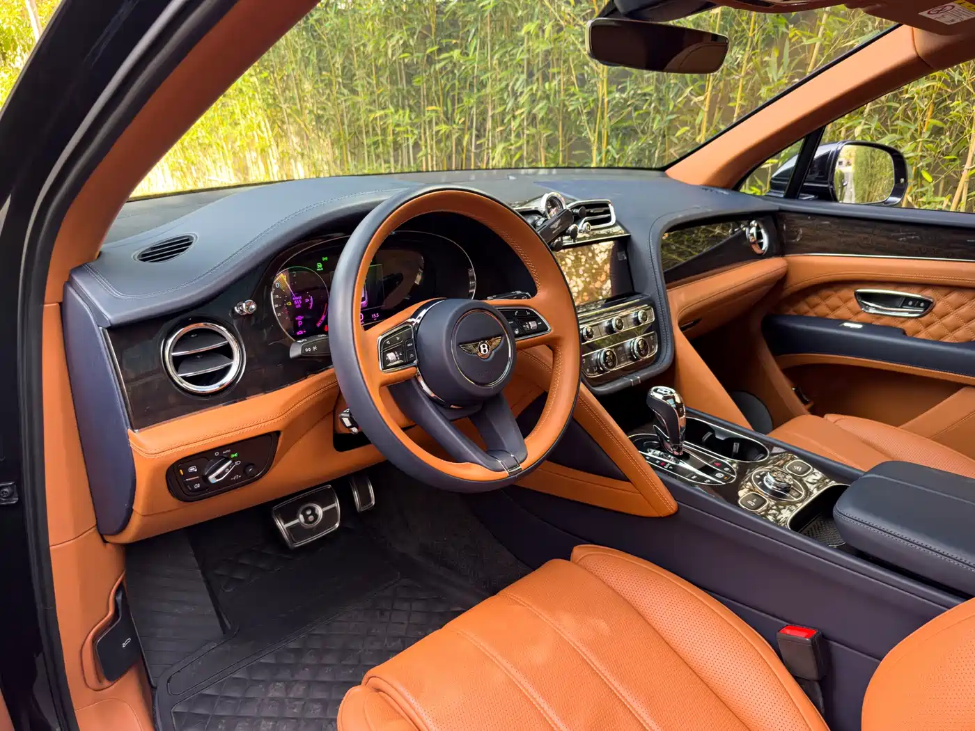 BENTLEY TIMYUE PLUG IN HYBRID