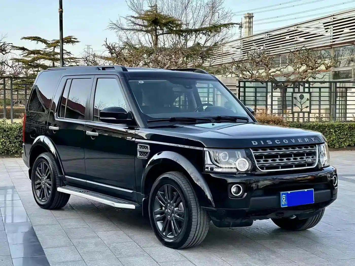 Land Rover Discovery 2016 3.0 SC V6 HSE фото 3