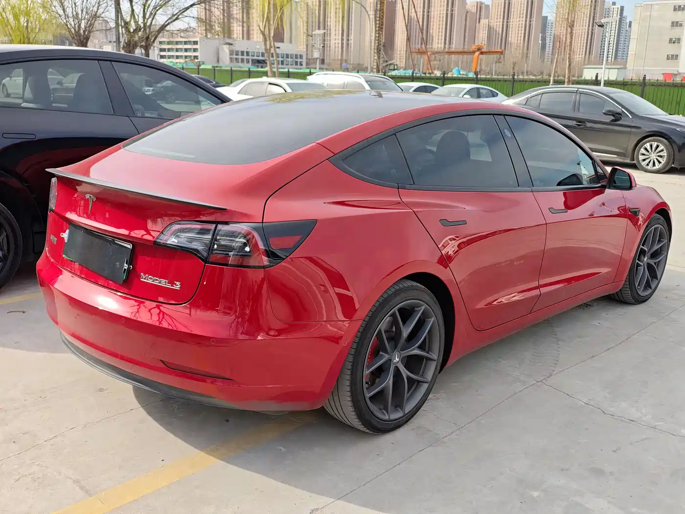 TESLA MODEL 3