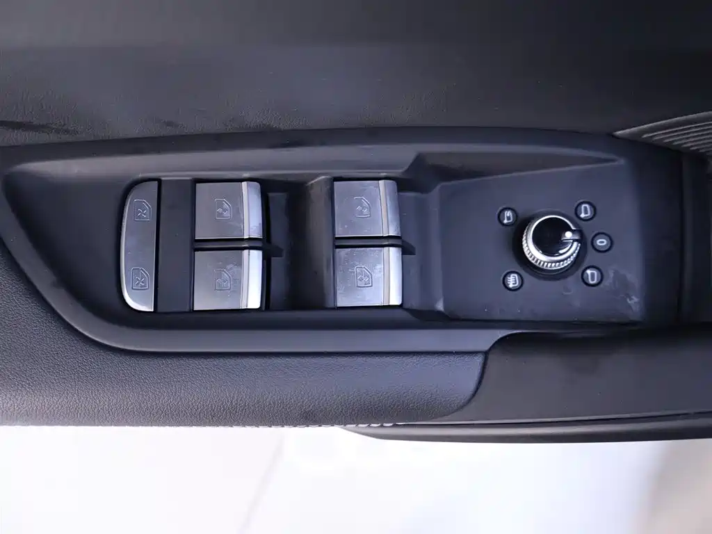 Audi Q5L 2023 45T Luxury Dynamic фото 17