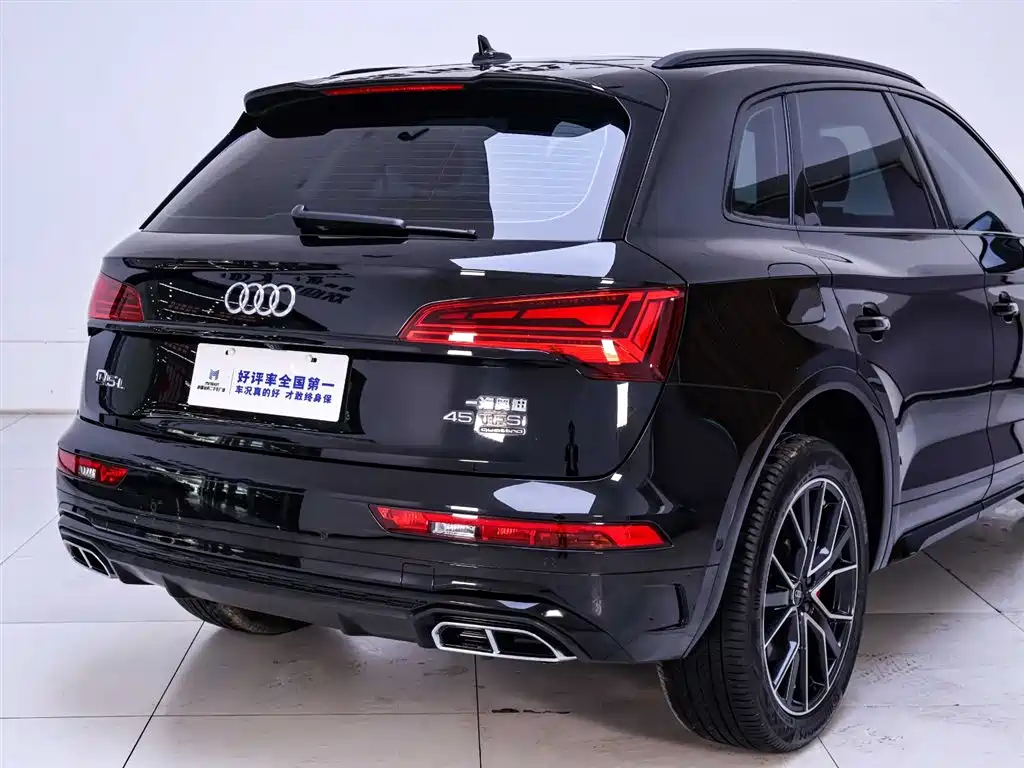 Audi Q5L 2023 45T Luxury Dynamic фото 8
