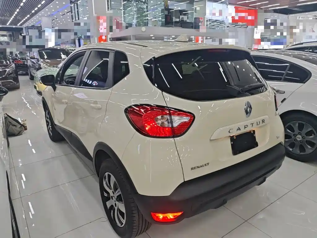 Renault Captur 2018 2015 Model 1.2T Automatic Standard Edition