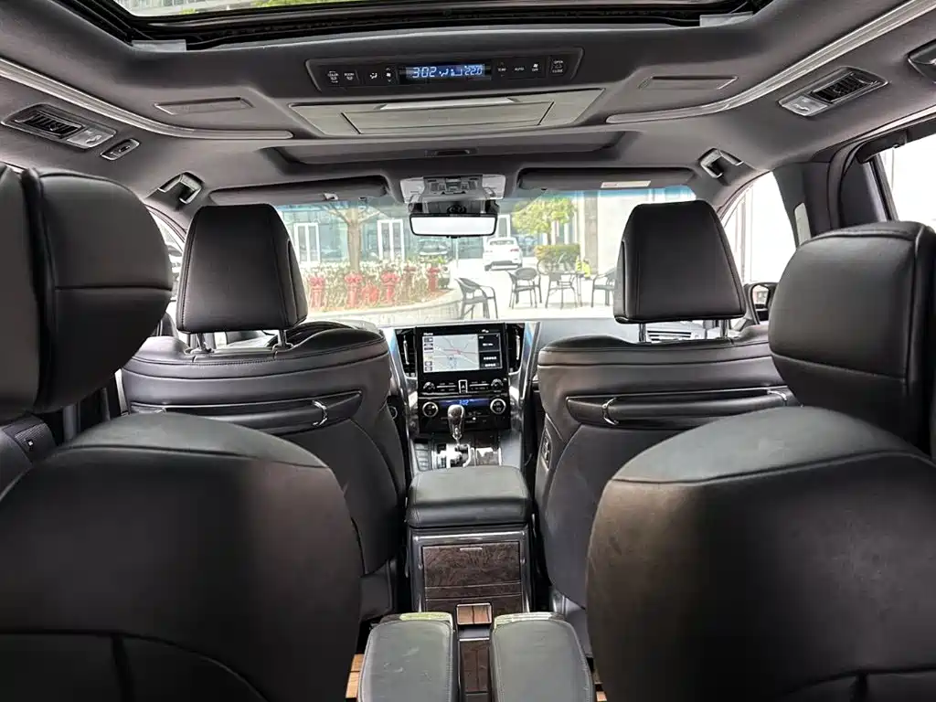 Toyota Vellfire 2020 Twin Engine 2.5L HV Premium Edition фото 13