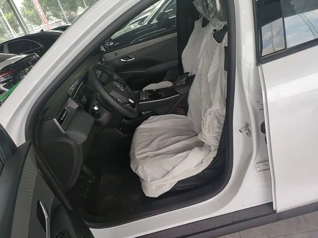 BYD Qin PLUS 2026 2026 DM-i Smart Edition 128KM Progressive