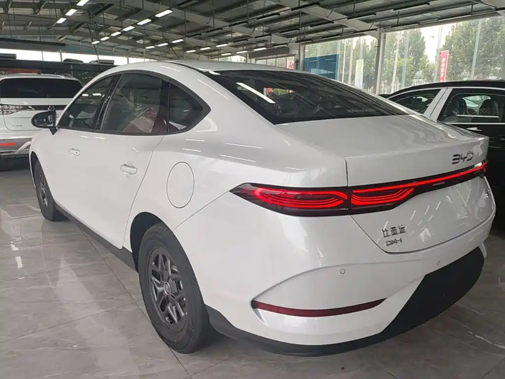 BYD Qin PLUS 2026 2026 DM-i Smart Edition 128KM Progressive