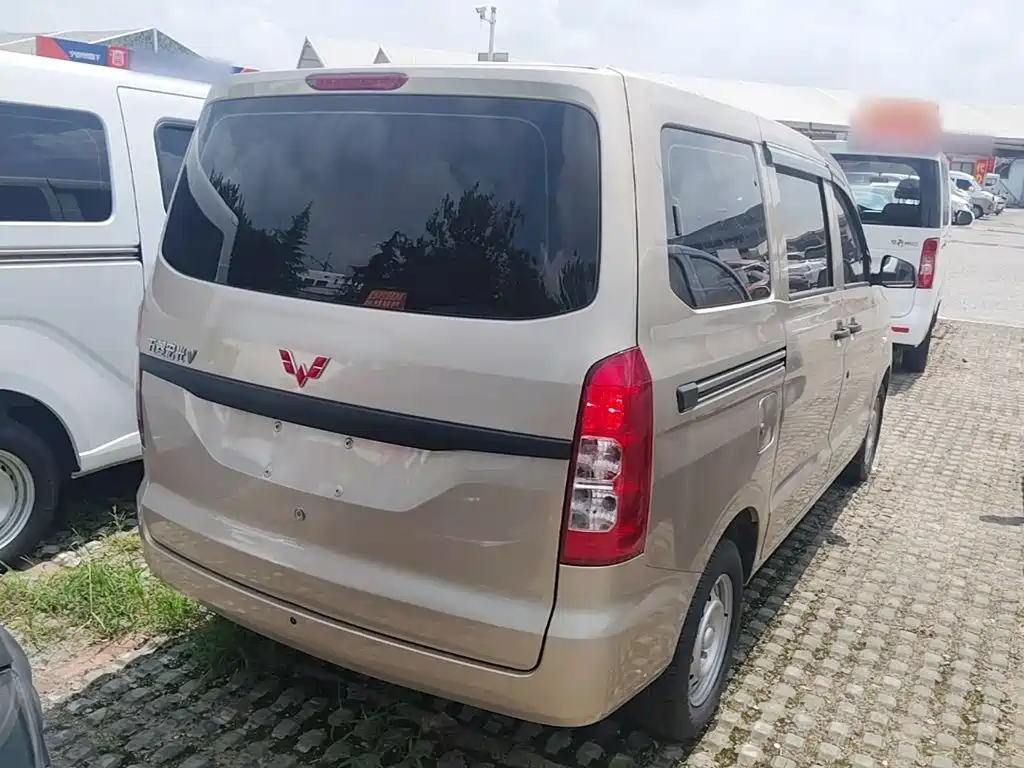 Wuling Motors Wuling Hongguang V 2024 2022 1.5L Dynamic Edition Hydraulic Power Steering LAR