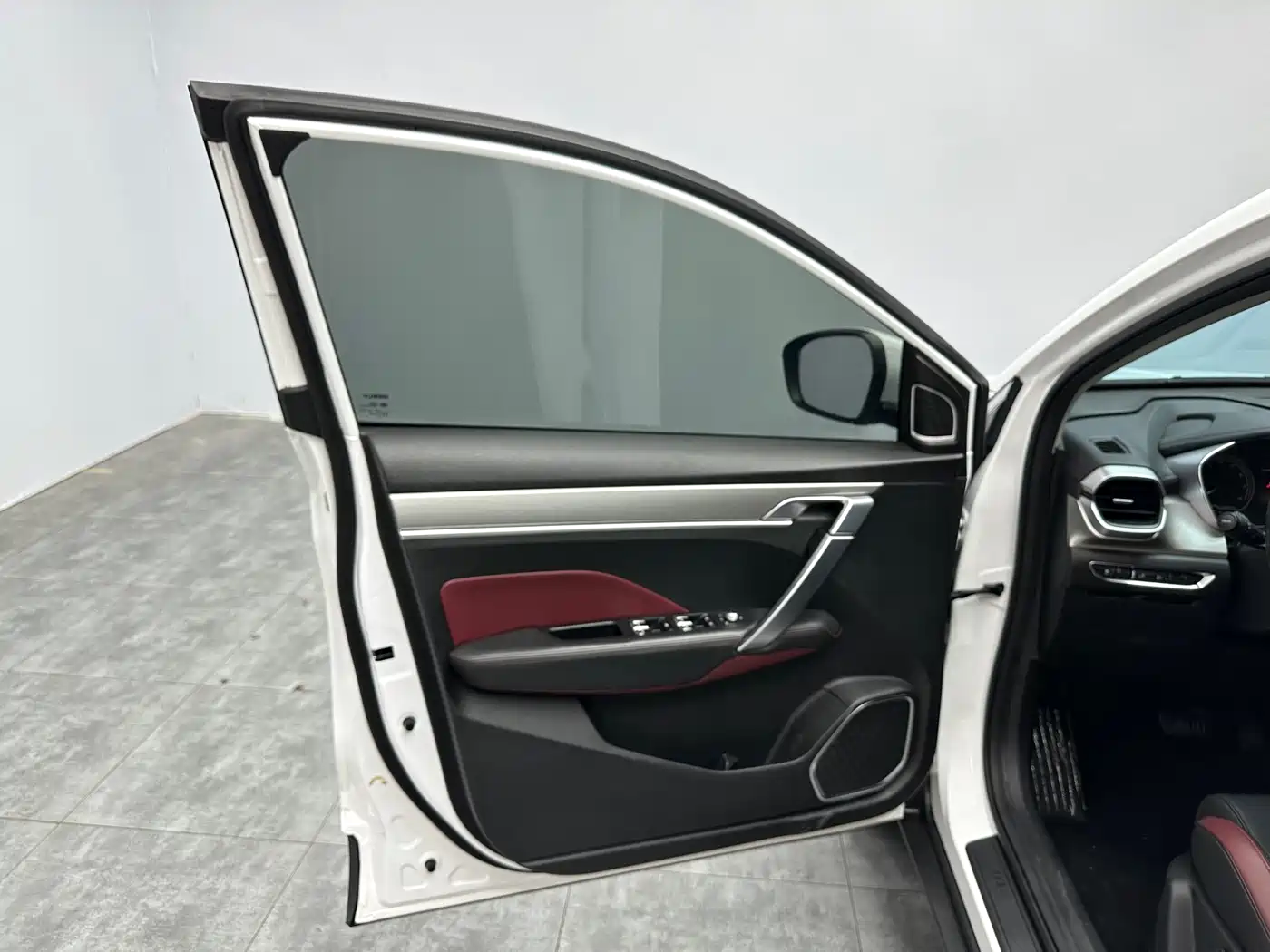 GEELY AUTOMOBILE BINYUE