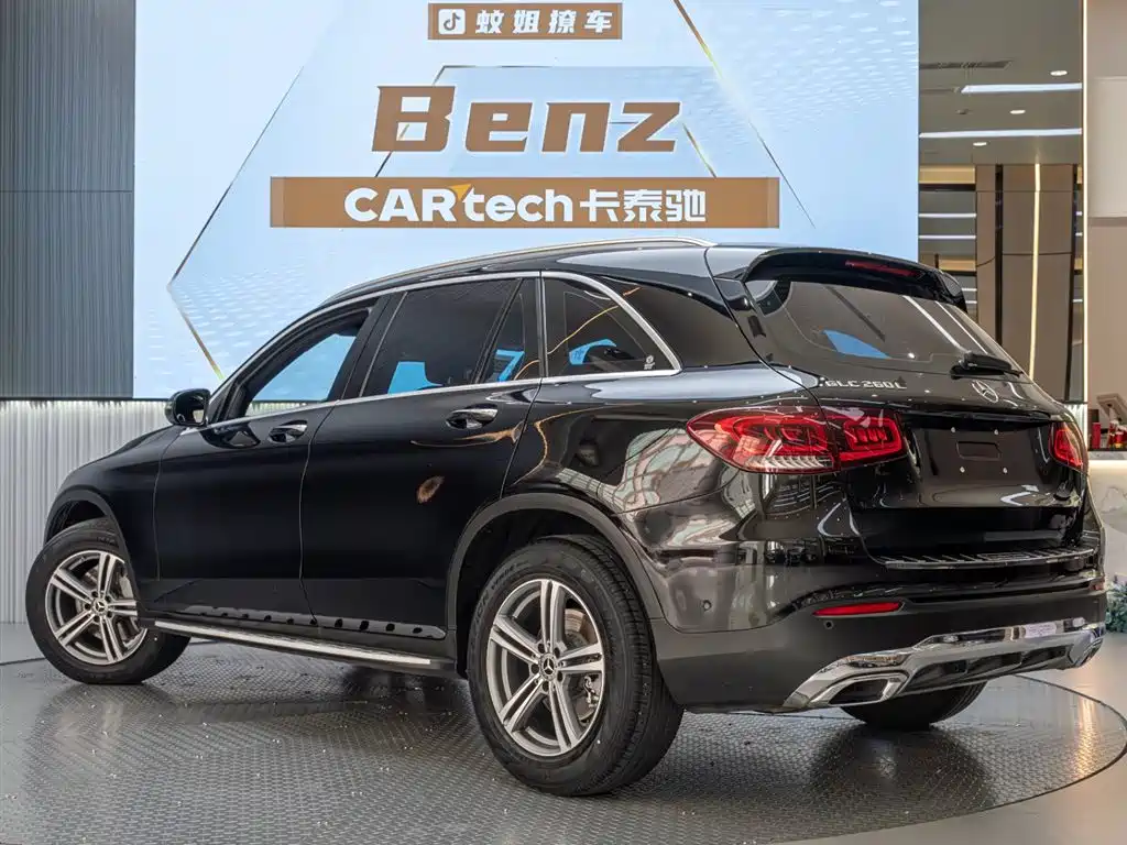 Mercedes-Benz GLC 2021 GLC 260 L 4MATIC Sporty фото 4