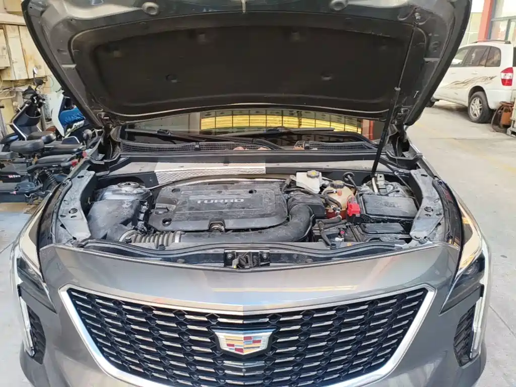 Cadillac XT4 2019 2018 28T FWD Leading Edition
