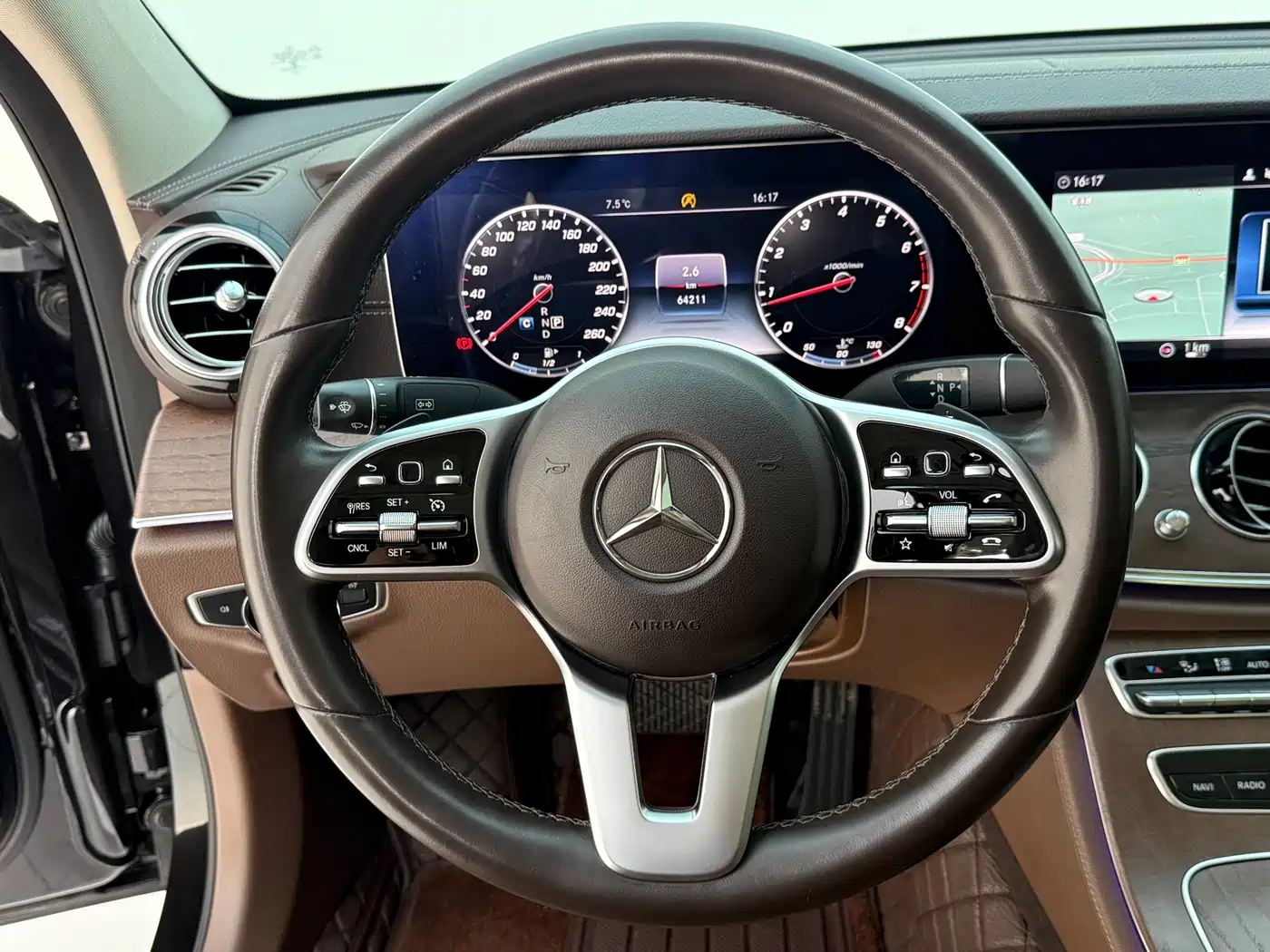 Mercedes-Benz E-Class 2020 E 300 L Fashion фото 10