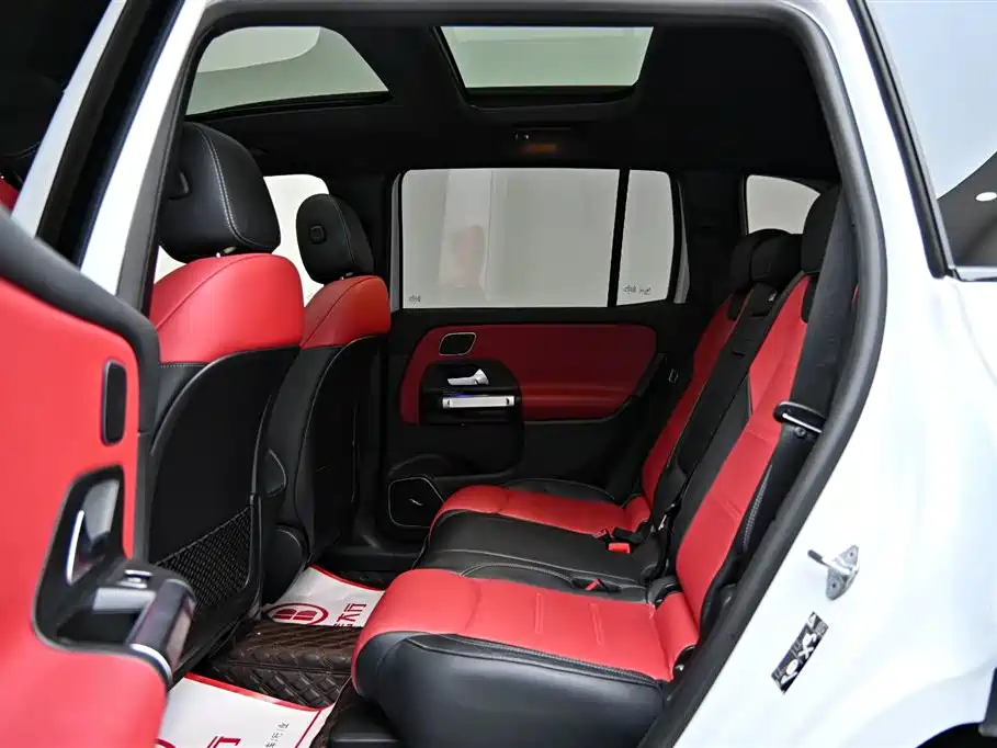 MERCEDES-BENZ GLB AMG