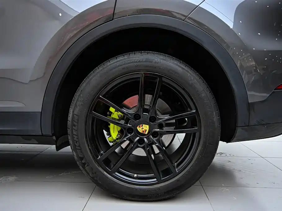Porsche Cayenne New Energy 2023 Cayenne E-Hybrid 2.0T фото 37