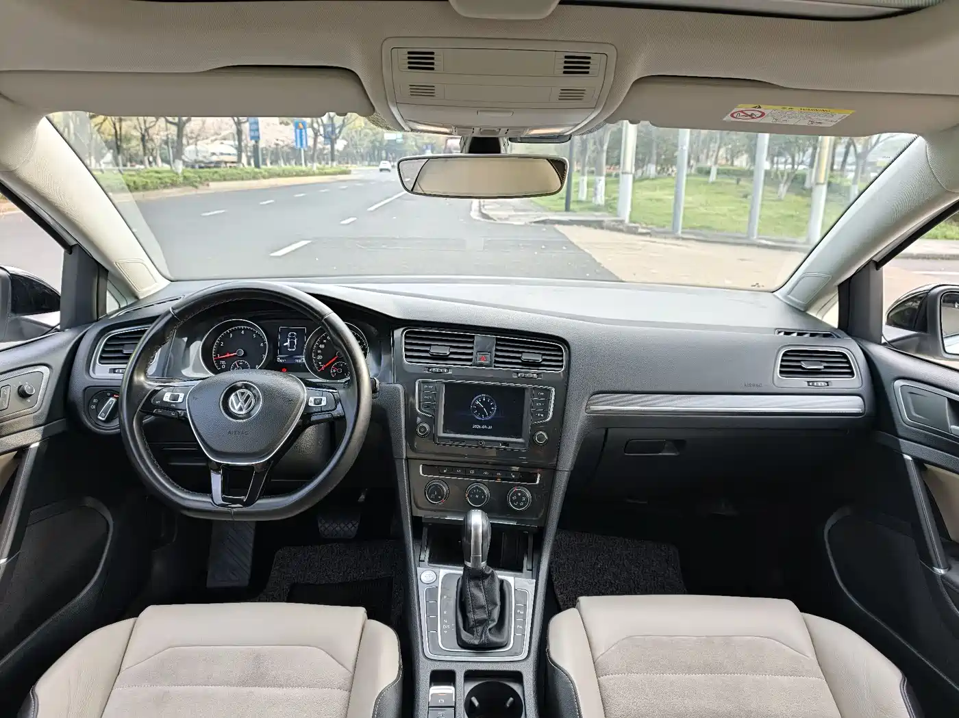 Volkswagen Golf 2016 230TSI Automatic Luxury фото 8