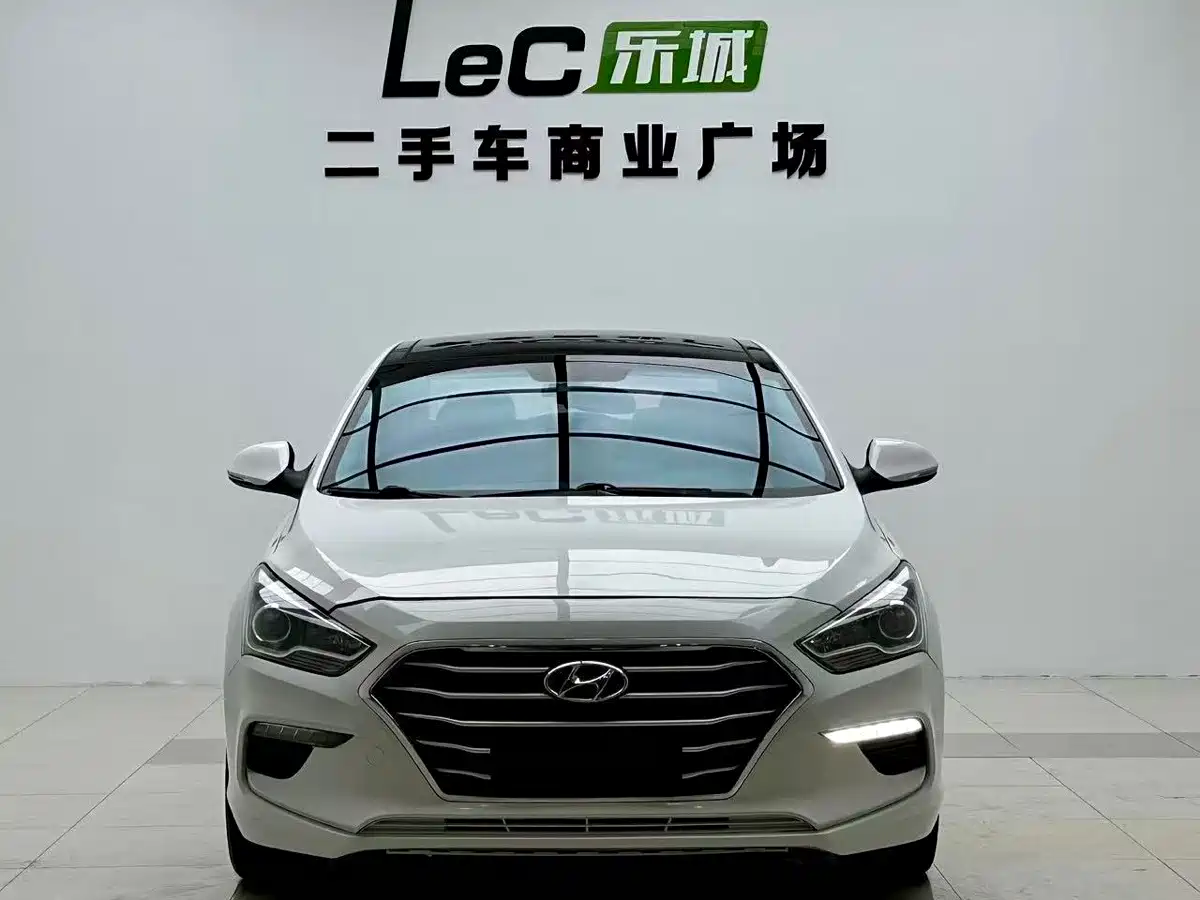 صورة 2 - Hyundai Mistra