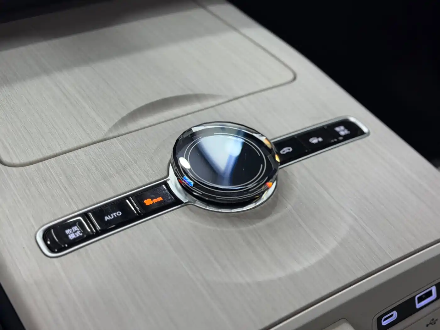 Geely Galaxy Galaxy E8 2024 2024 550km RWD MAX