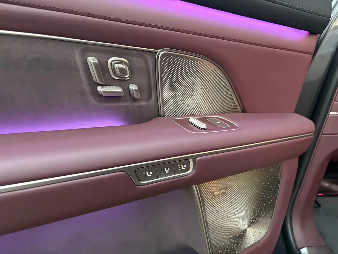 NIO ES8 2025 2025 Model 6-Seat Executive Luxury Edition