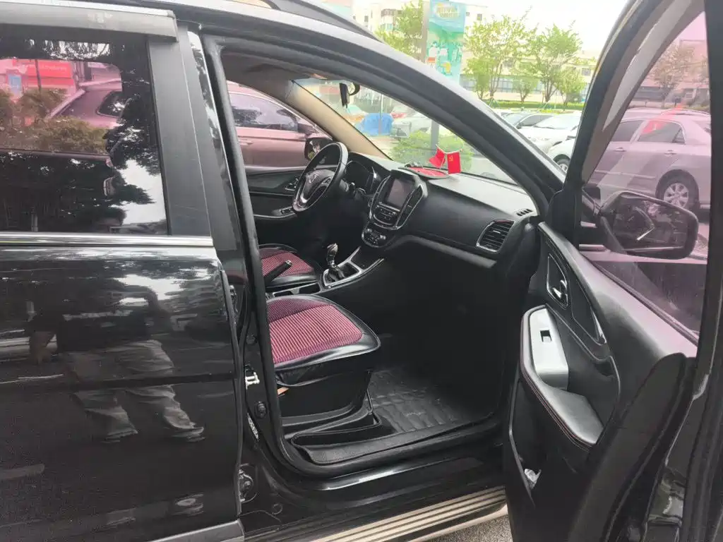 Baojun 560 2015 2015 1.8L Manual Luxury
