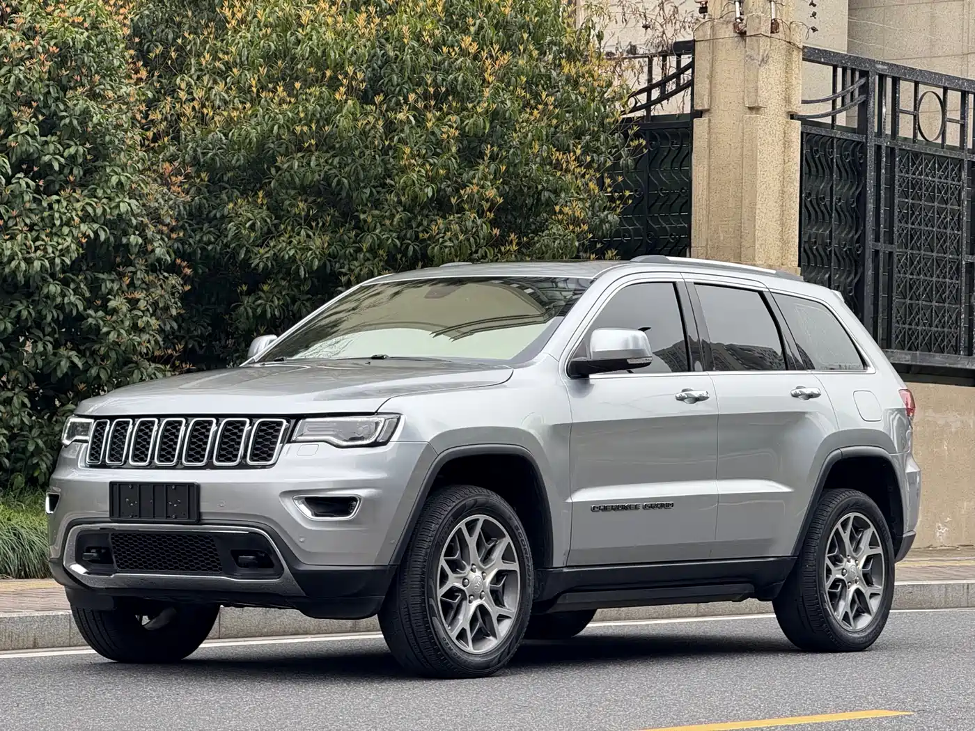 JEEP GRAND CHEROKEE