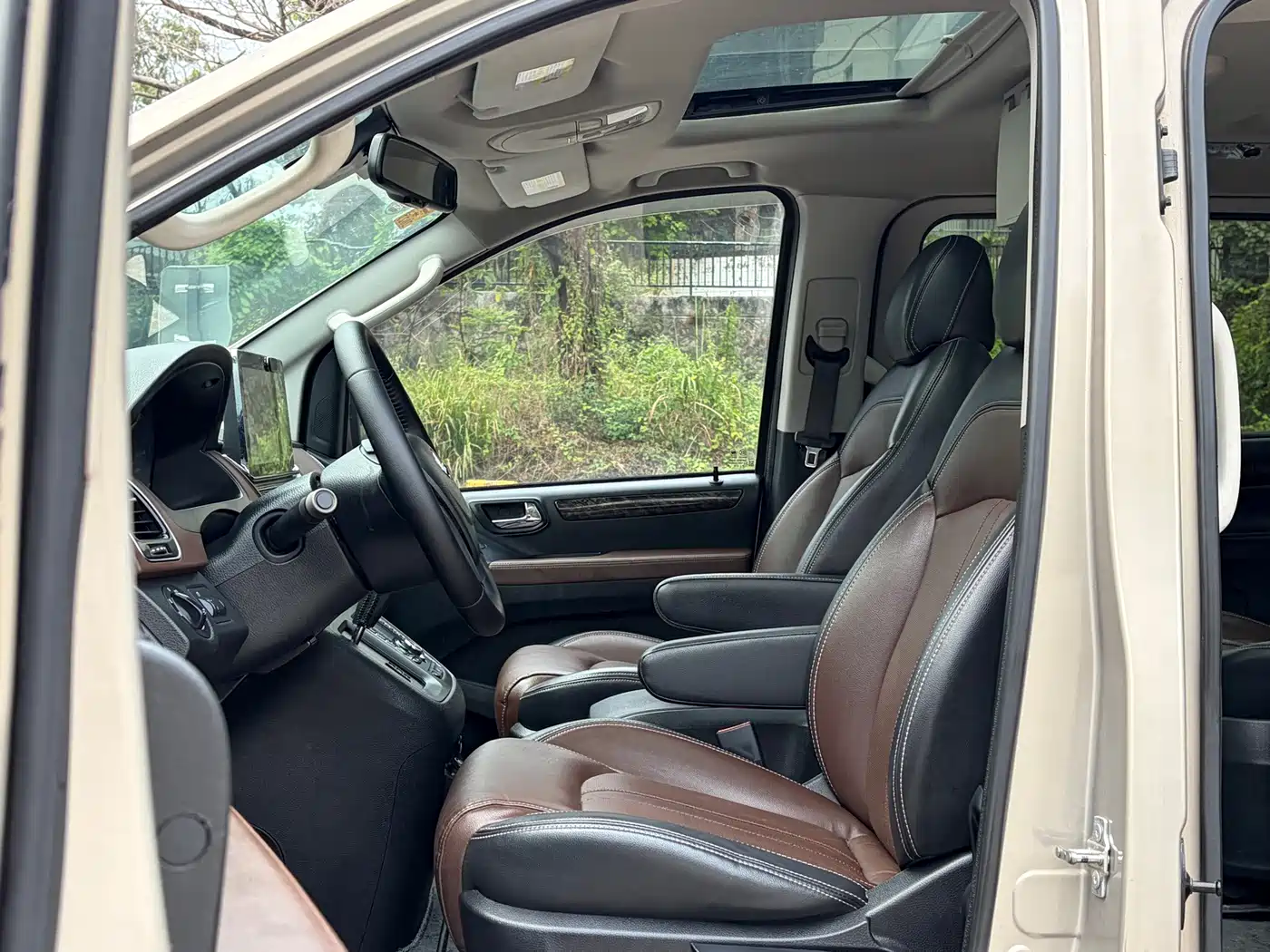 SAIC Maxus Maxus G10 2017 2016 2.0T Automatic Executive Edition