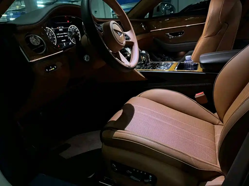 BENTLEY FLYING SPUR PLUG IN HYBRID