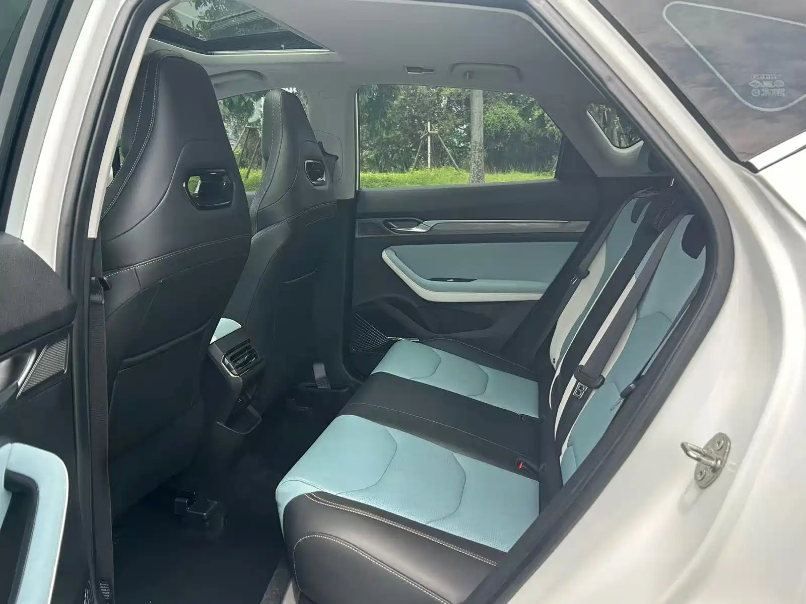Фото 10 - Geely Emgrand S